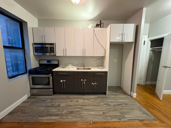 Building Photo - 480 Concord Ave