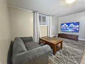 Building Photo - 92 Clemens St