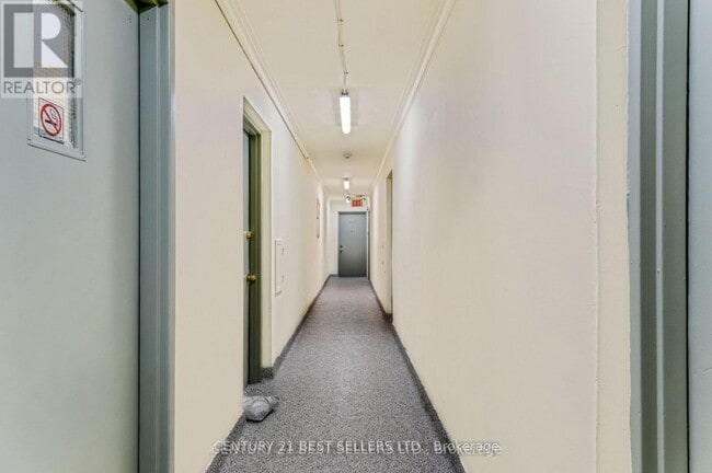 Photo du bâtiment - 990 O'Connor Dr