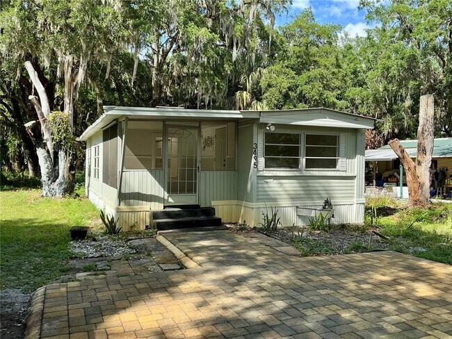 Building Photo - 3495 Forest Dr