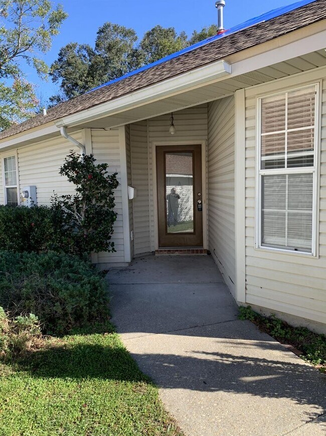 Building Photo - 8032 Eastwood Lane