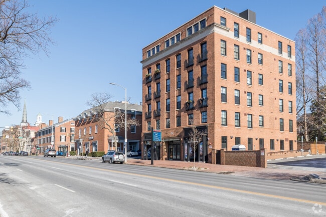 Exterior - 312 S Washington St