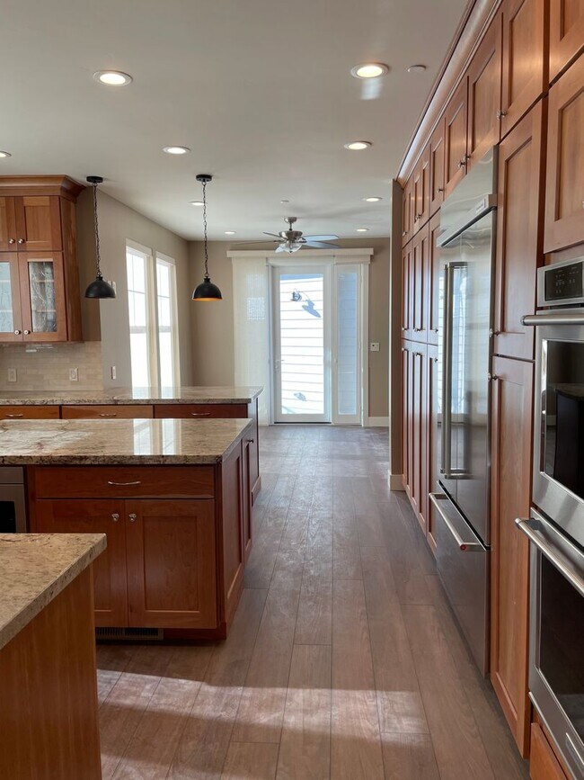 Building Photo - 4 bedroom 3.5 bath New Constructione! 2 Ma...