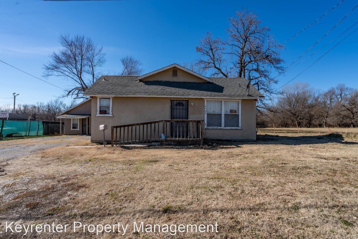 Primary Photo - 2 br, 1 bath House - 4400 N Peoria Ave
