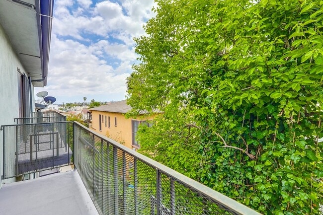 Balconies - Stylish Mid-Century Building in West Adams...
