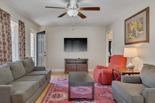 Foto del edificio - 4219 Neal Rd