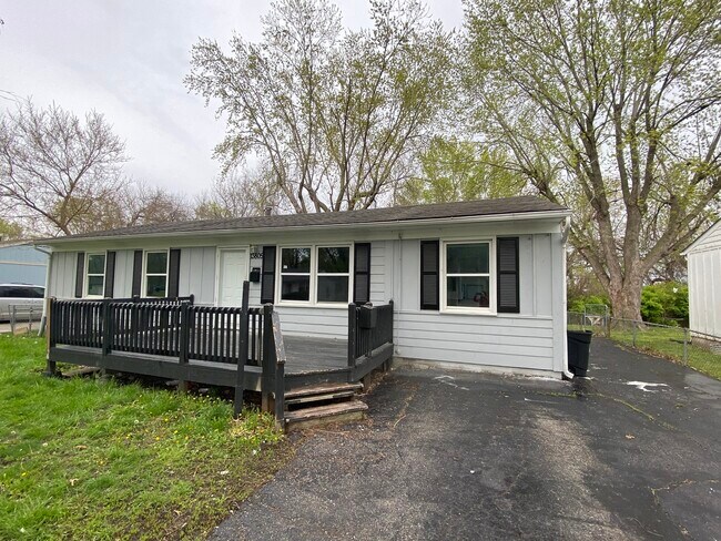 Building Photo - 13805 12 Street