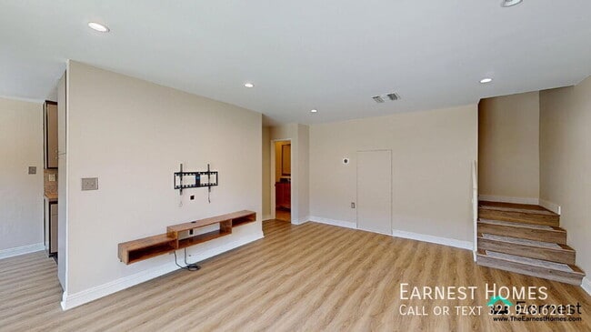 Building Photo - 10757 Hortense St