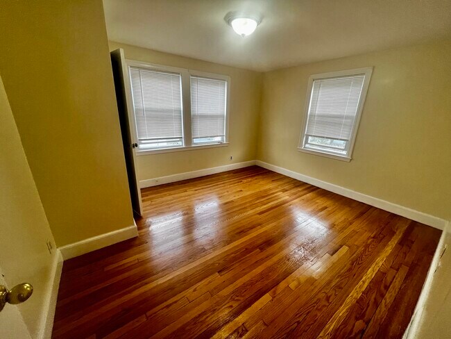 Foto del edificio - 84 Chittick Rd