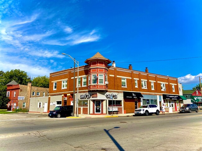 Building Photo - 813 N 23rd Ave