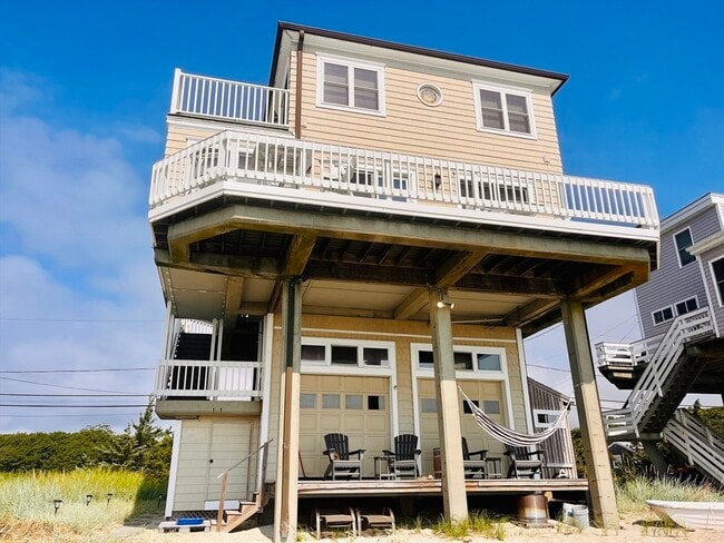 Building Photo - 29 Cove St