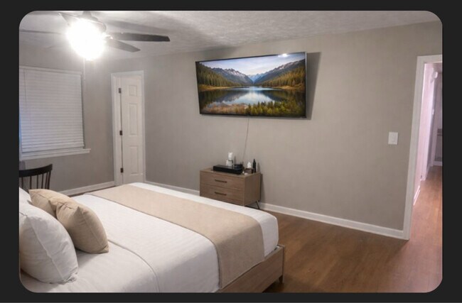 Foto del edificio - 504 Campbell Dr