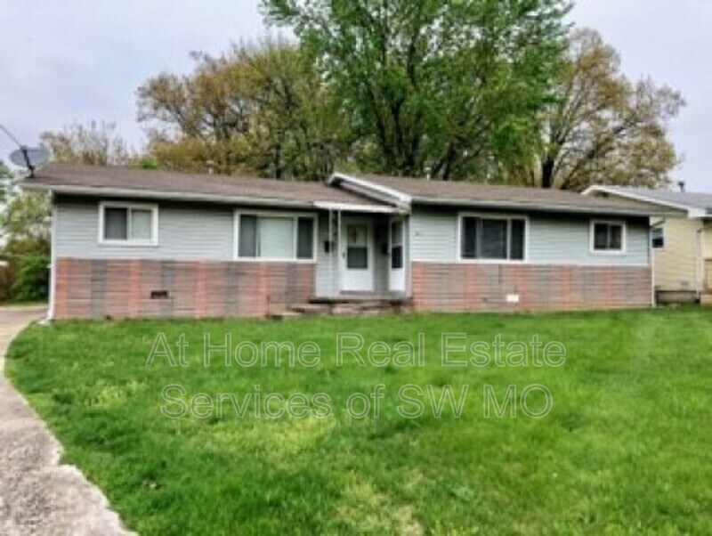 Primary Photo - 2619 E Linwood St