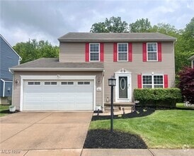 Aurora Shores Apartments for Rent with a Swimming Pool - Aurora, OH ... - Penthouse Apartments With Lake Views Aurora