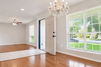 Building Photo - 12035 Barrett Brae Dr