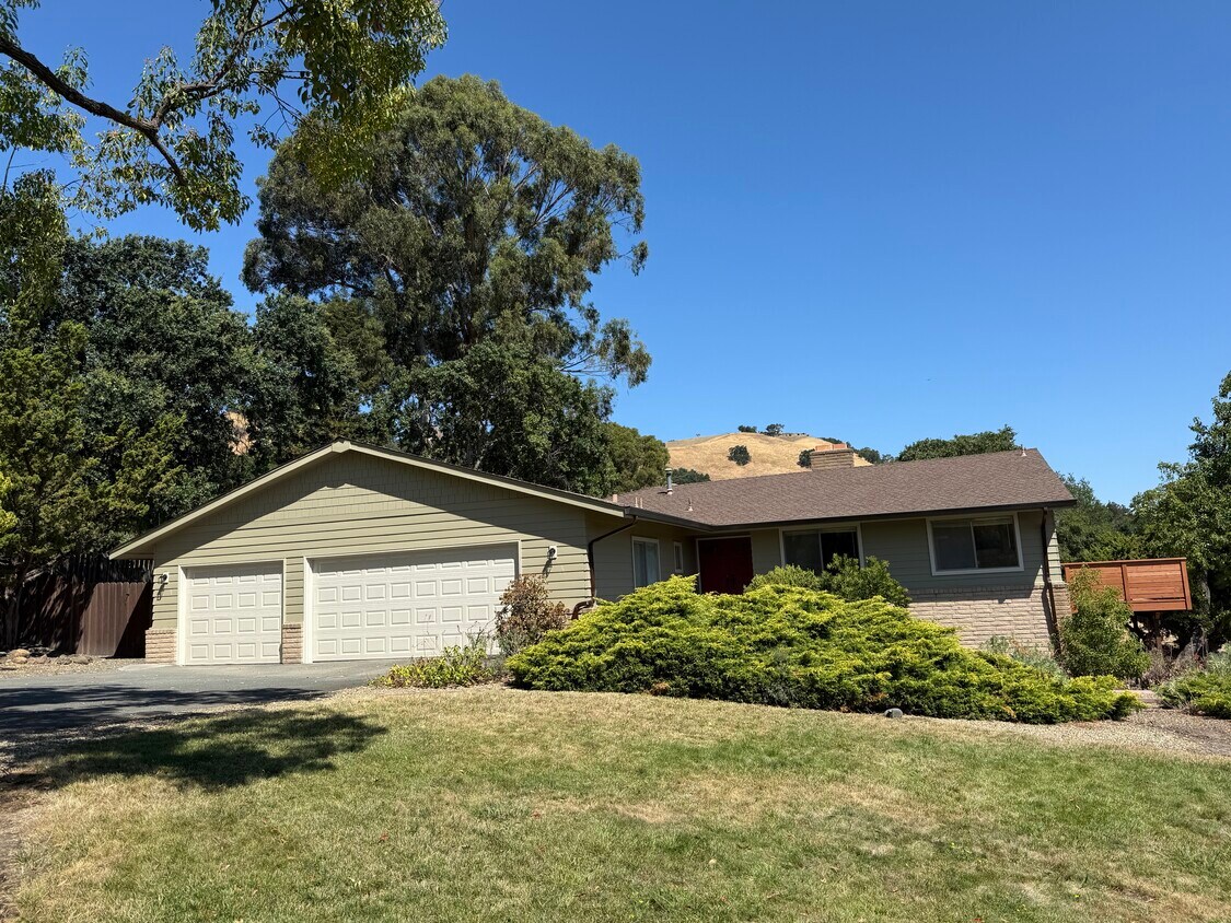 Foto principal - 1606 Rancho View Rd