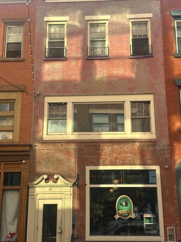 Primary Photo - 45 Halsey St
