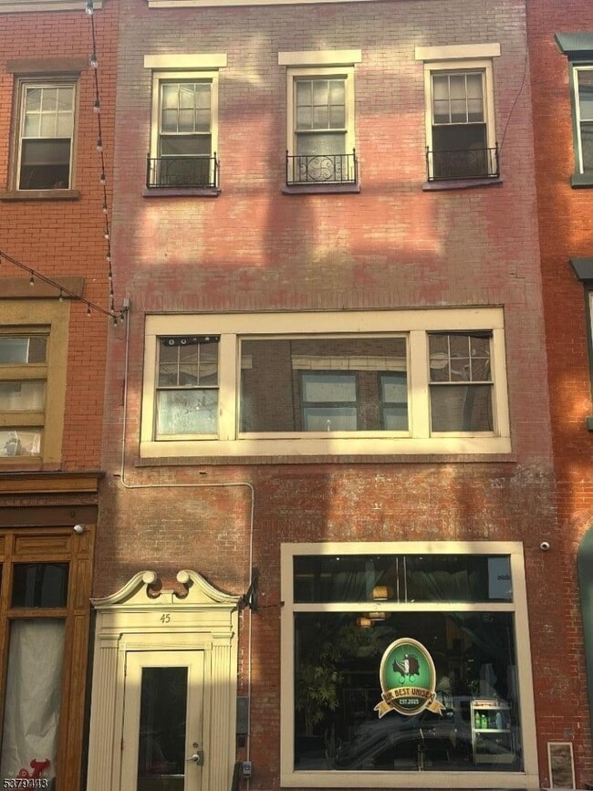Building Photo - 45 Halsey St