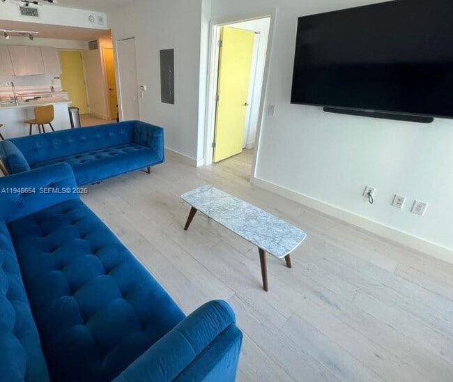 Foto del edificio - 501 NE 31st St