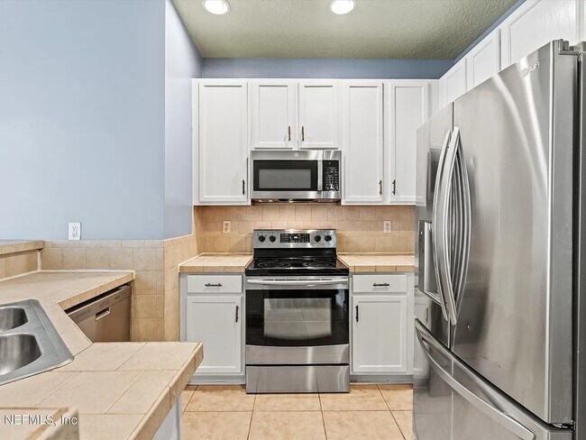 Foto del edificio - 12301 Kernan Forest Blvd