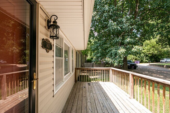 Foto del edificio - Great 5 Bedroom on East Side of Campus