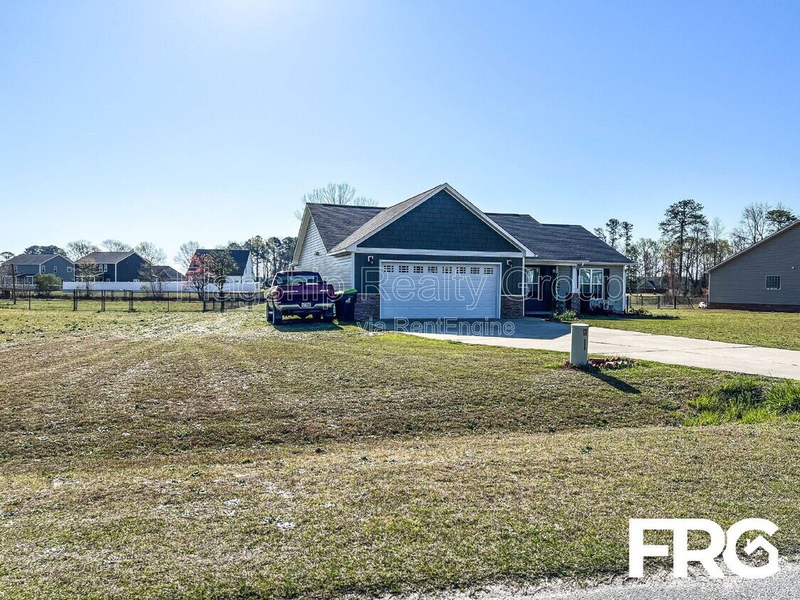 Foto principal - 200 Willow Pond Dr