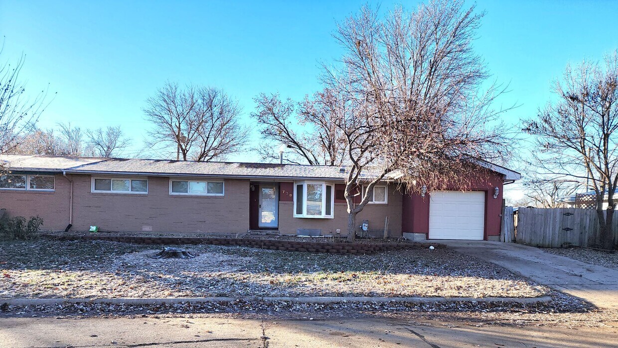 Primary Photo - 4 Bedroom, 1 3/4 Bathroom