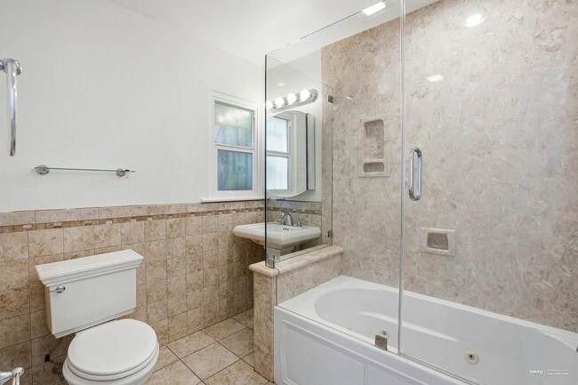 Building Photo - 1733 Benedict Dr