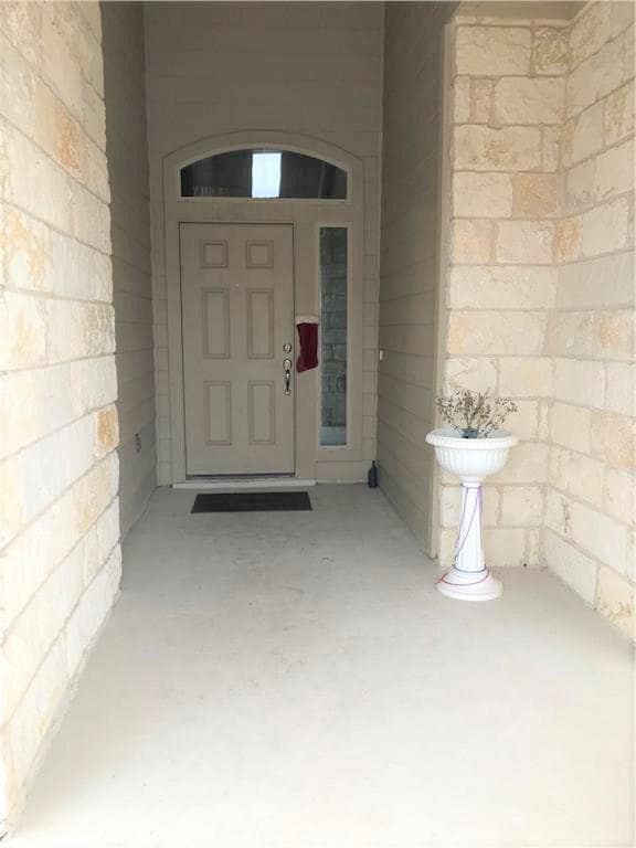 Building Photo - 1925 Alvarado Dr