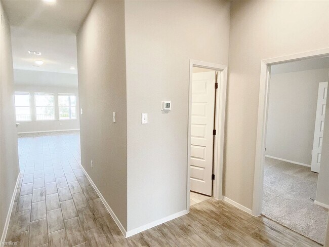 Building Photo - 3 br, 2 bath House - 417 Spiny Lizard Ln