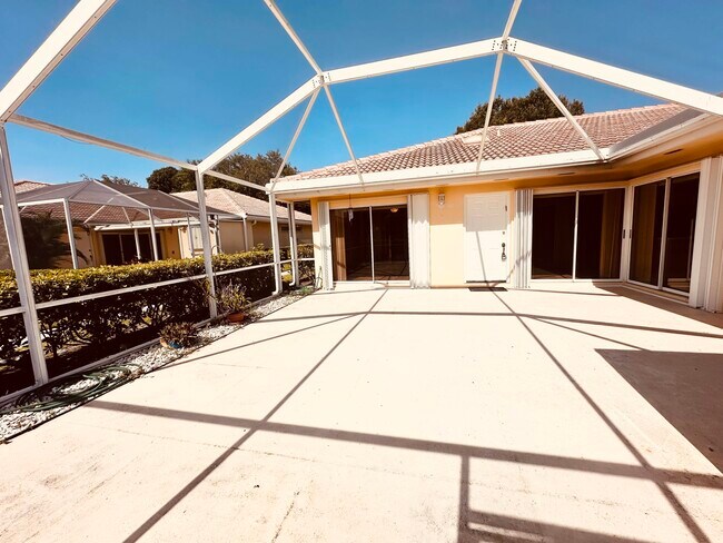 Foto del edificio - 9157 Sun Terrace Cir