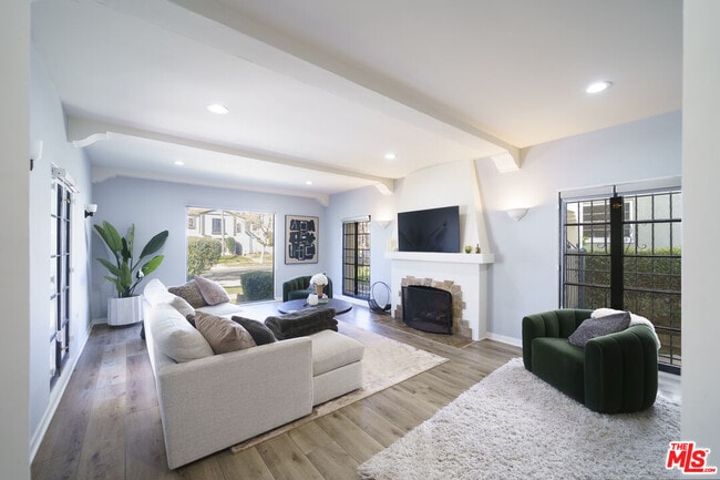 Foto del edificio - 1032 Masselin Ave