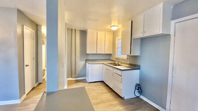 Foto del edificio - $0 First Month's Rent / $0 Deposit at Move-in