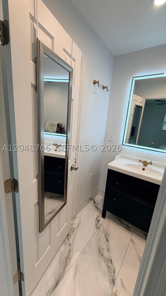 Building Photo - 3781 Jackson -