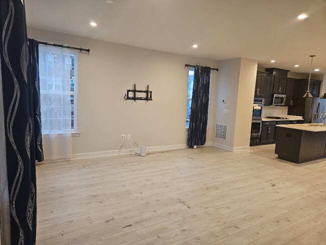 Foto del edificio - 6201 Quinns Creek Dr