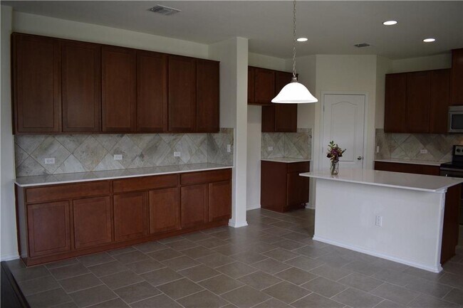 Building Photo - 1425 Berlin Ln