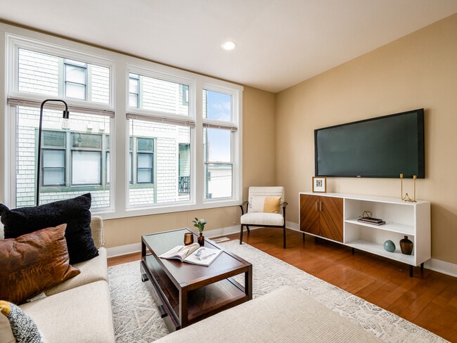 Building Photo - 1459 Mews Ct