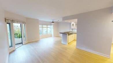 Building Photo - 655 Columbia St