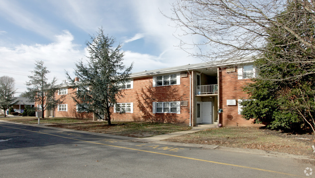 Foto principal - 68 Oceanport Ave