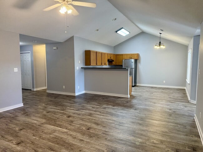 Building Photo - 5264 Blue Star Dr