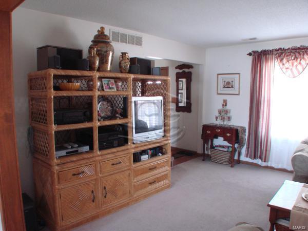 Building Photo - 305 Griffin Gate St