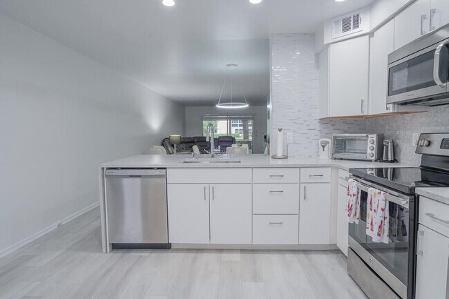 Foto del edificio - 3201 Portofino Point