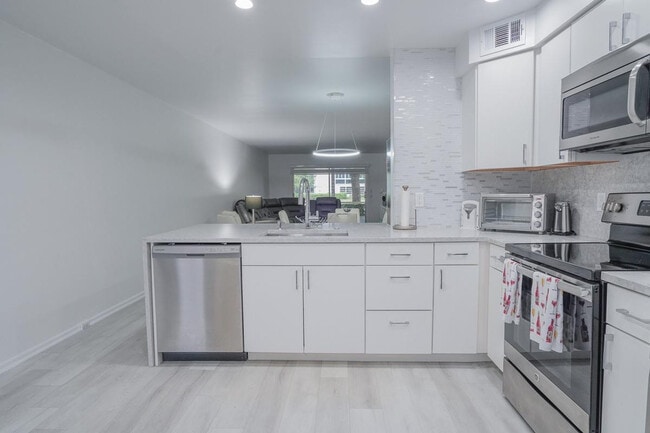 Building Photo - 3201 Portofino Point