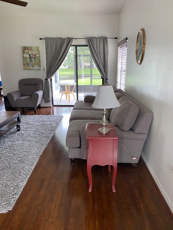 Foto del edificio - 5831 Plumtree Ct