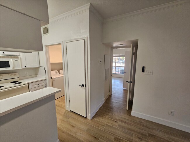Foto del edificio - 2626 Holly Hall St