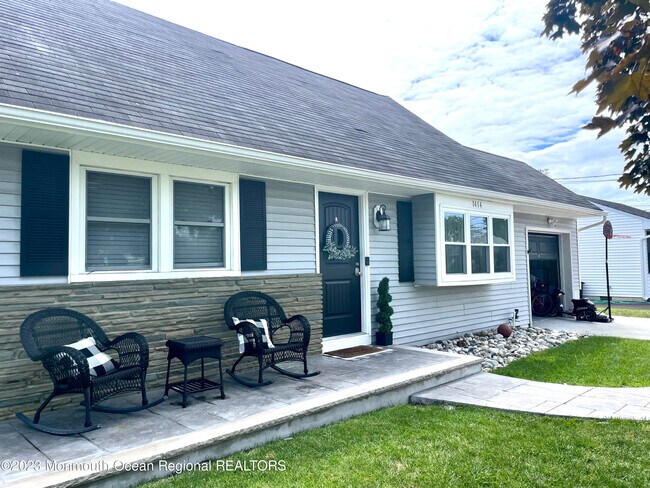 Foto del edificio - 1414 Treeneedle Rd