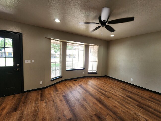 Foto del edificio - 2429 NW 110th St