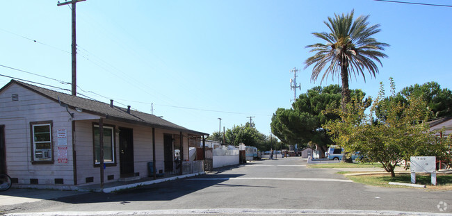 Building Photo - Southside Apartments & RV Park
