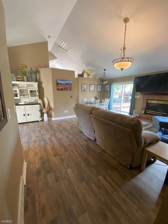 Foto del edificio - 5 br, 3 bath House - 1363 West 6th Street