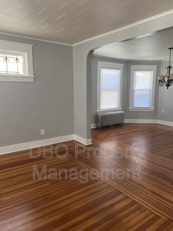 Foto del edificio - 822 Hampton Ave